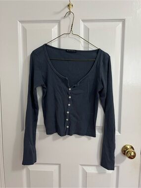 Brandy Melville Long-Sleeve Ribbed Button-Front Top Blue